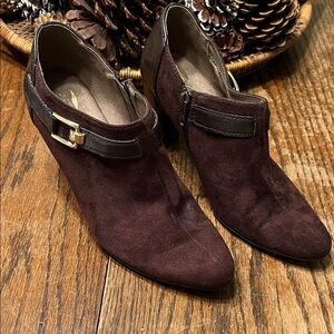 AEROSOLES Suede Leather Rich Brown Ankle Boots